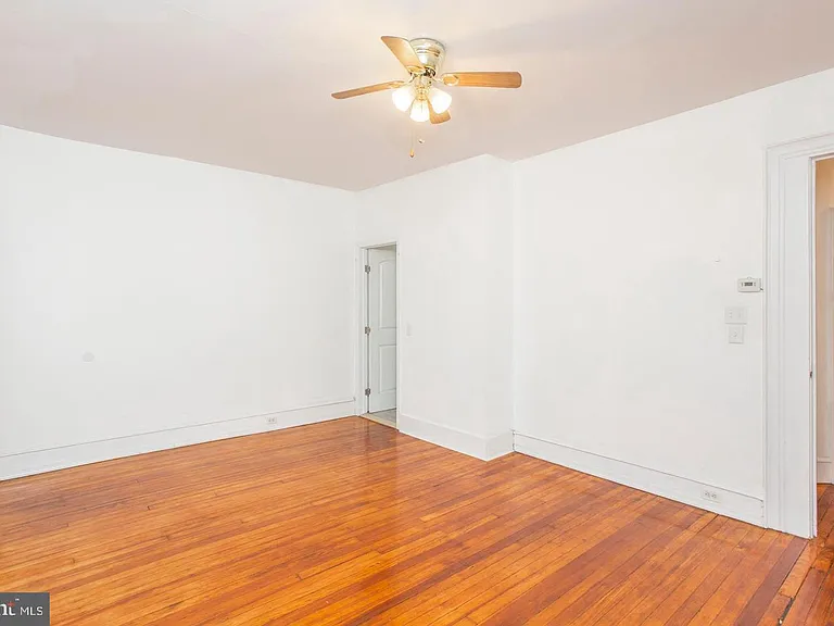 4628 Sansom St #B — Photo 3
