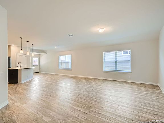 3rd image of 8954 Taylor Grove