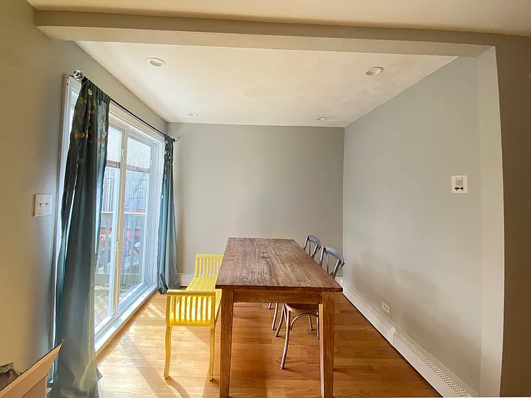 211 London St #1 — Photo 11