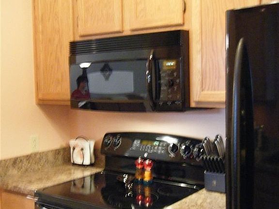 5th image of 7227 Channing Ln Unit 7227