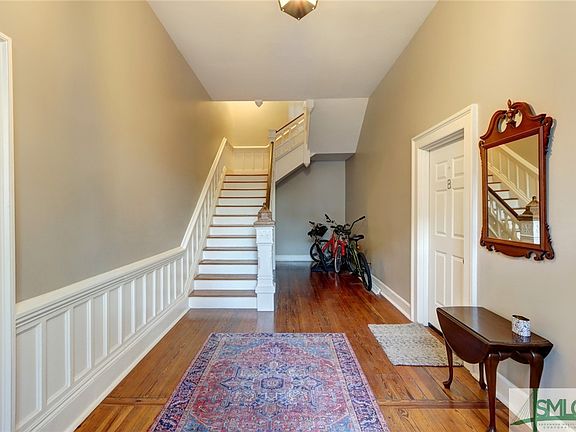 4th image of 216 W Park Avenue #D