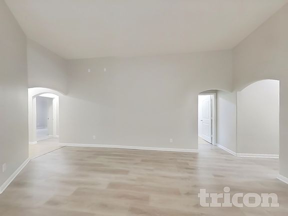 3rd image of 2832 Mistywood Ln