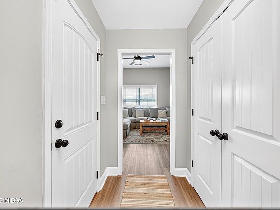 4th image of 610 Daisy Dr