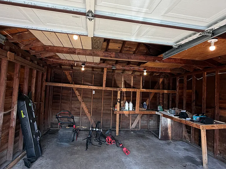 1644 E Woodruff Ave — Photo 3