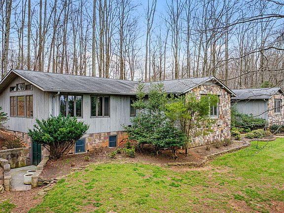 3rd image of 5204 Foxfire Pl