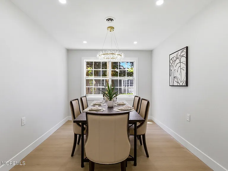 2 Leighton Ln — Photo 12