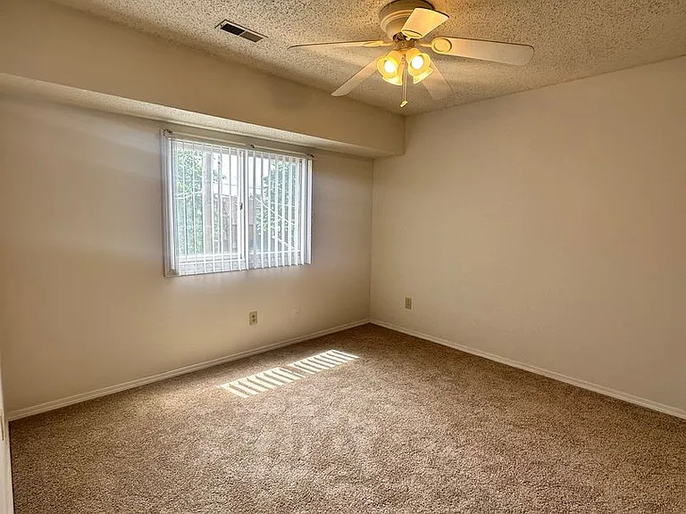 1707 E Walnut Lawn St — Photo 18