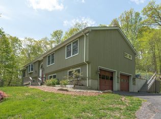 25 Playground Rd, Ridgefield, CT 06877