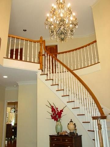 1st image of 565 Woods Hollow Ln