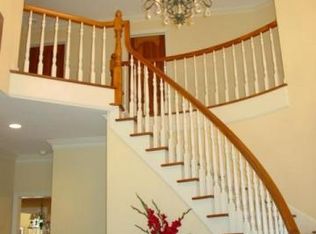 565 Woods Hollow Ln, Powell, OH