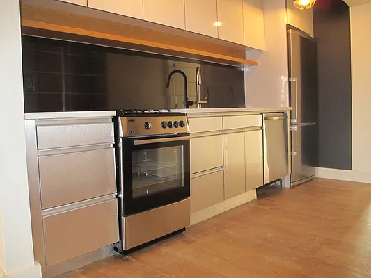 Rented by P Management | media 8