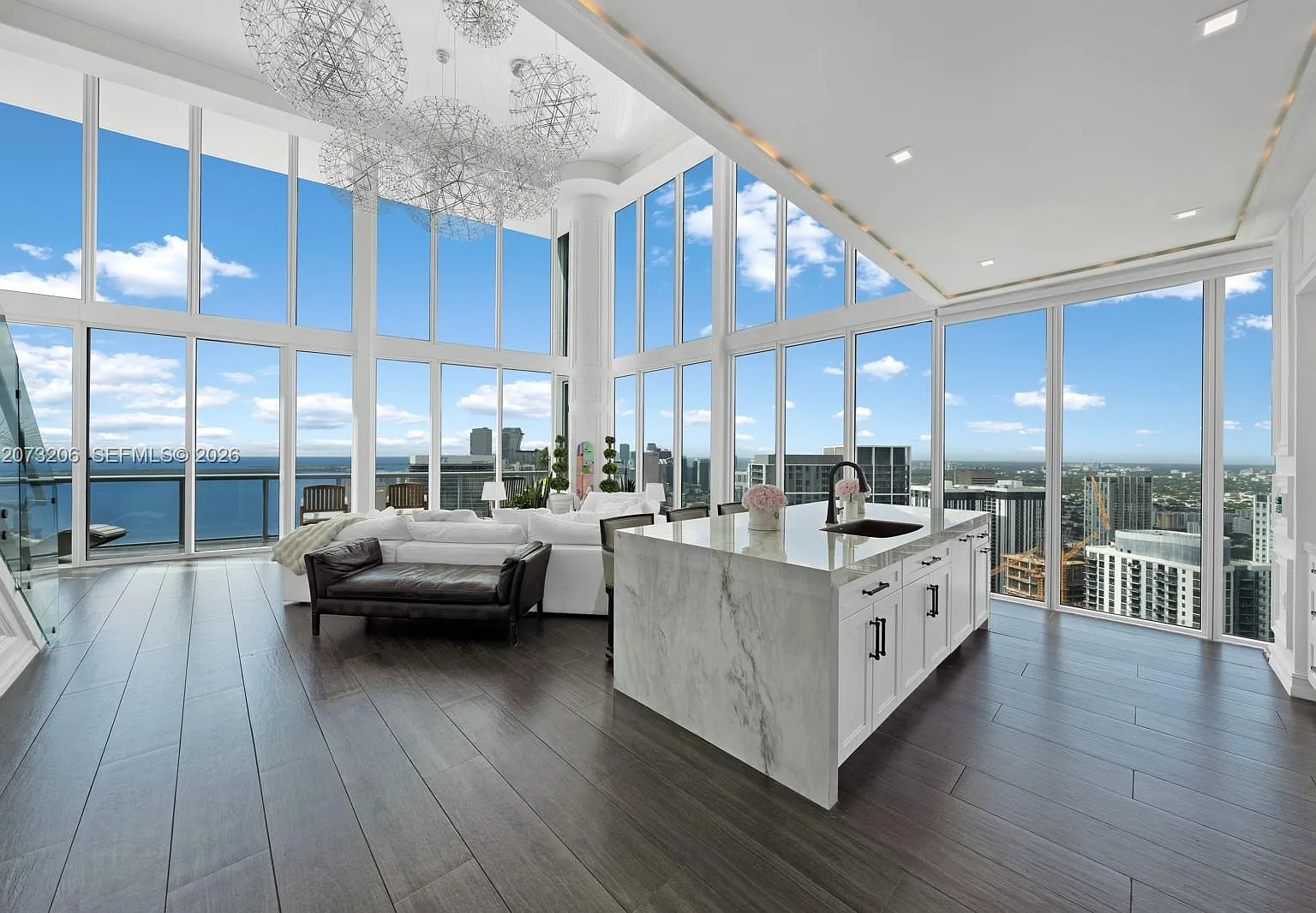 Marinablue Condo — Photo 3