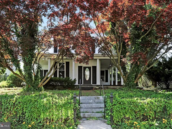 156 S Carlisle St, Greencastle, PA 17225