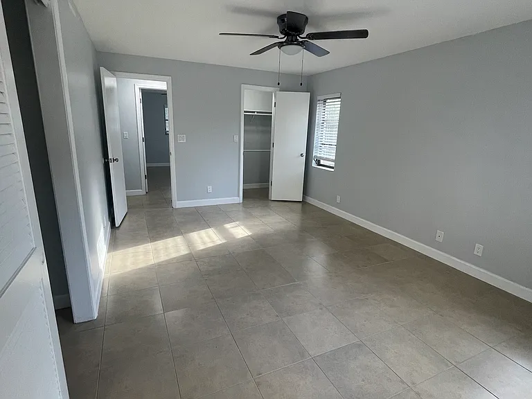 2051 Cove Ln — Photo 9
