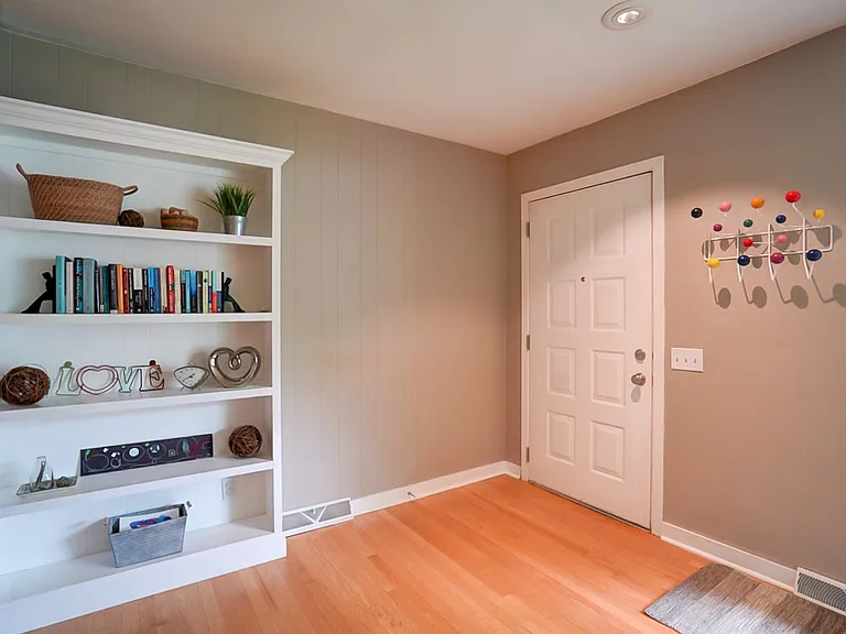 4018 Paunack Ave — Photo 18