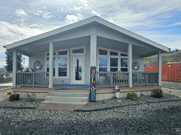 1335 Pound Ln, Clarkston, WA 99403