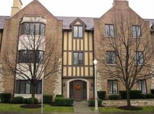 521 Oakwood Ave APT 1B, Lake Forest, IL 60045