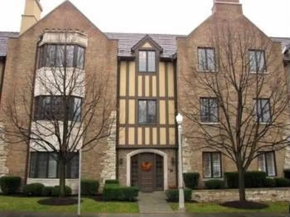 521 Oakwood Ave APT 1B, Lake Forest, IL 60045