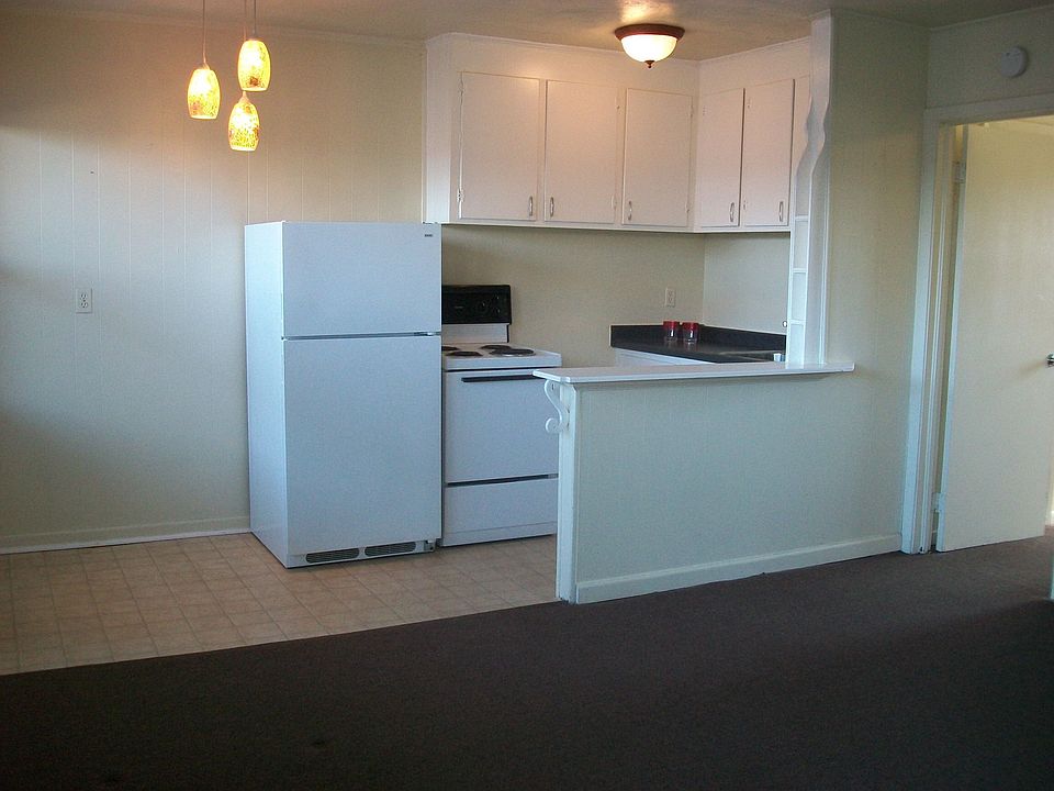 2nd image of 917 E Ocean View Ave APT A