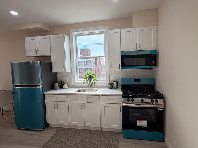 59-61 Cedar St #2 — Photo 1
