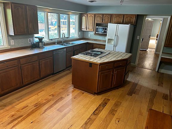 4th image of 743 Poly Dr