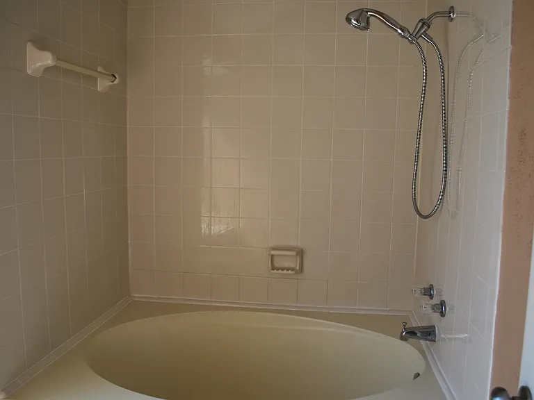 2506 Beverly Cv — Photo 4