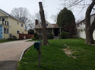 65 Harding Rd, Old Greenwich, CT 06870