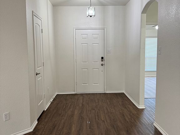 5th image of 1006 Lancashire Ln