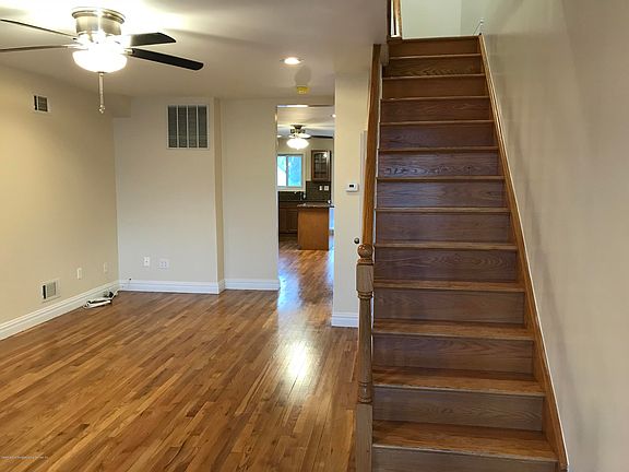 3rd image of 1283 Bay St