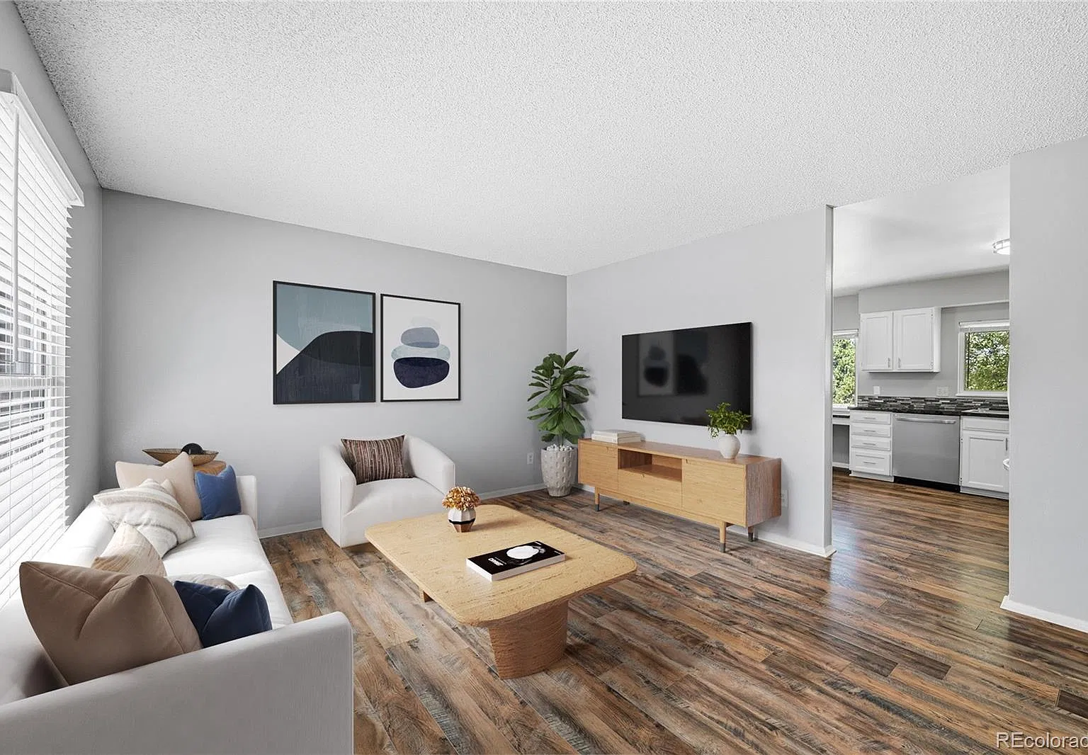 3 bed, 1.0 bath, 1030 sqft, $2,350 — Photo 1