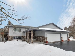 8117 Pioneer Rd, Chisago City, MN 55013