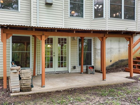 166 Fast Ln, Wright City, MO 63390