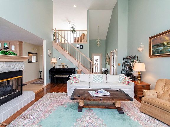 5th image of 3655 Turnberry Dr