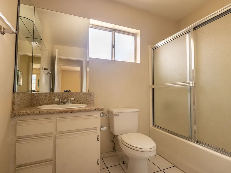 429 S Ferris Ave — Photo 9