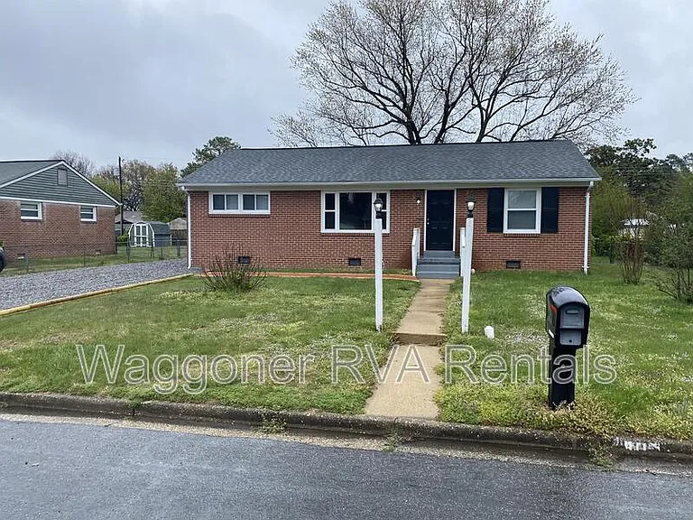 811 Irby Dr — Photo 1