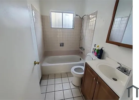 2 bed, 815 sqft, $2,400 — Photo 2