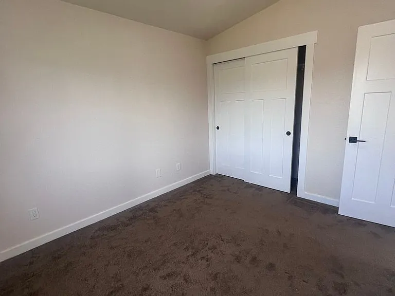 1809 Caroline Ave — Photo 14