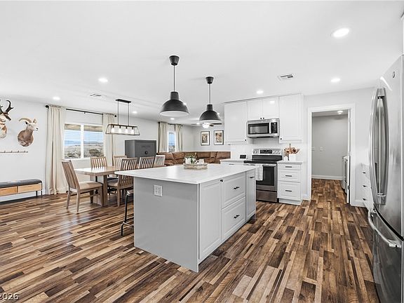 4th image of 460 N Henrie Rd