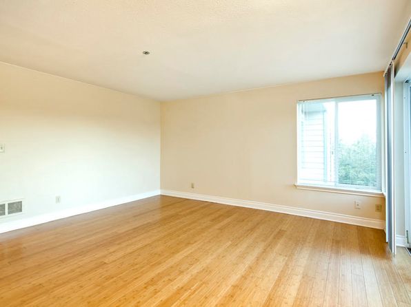 8964 Redmond Woodinville Rd NE APT 103