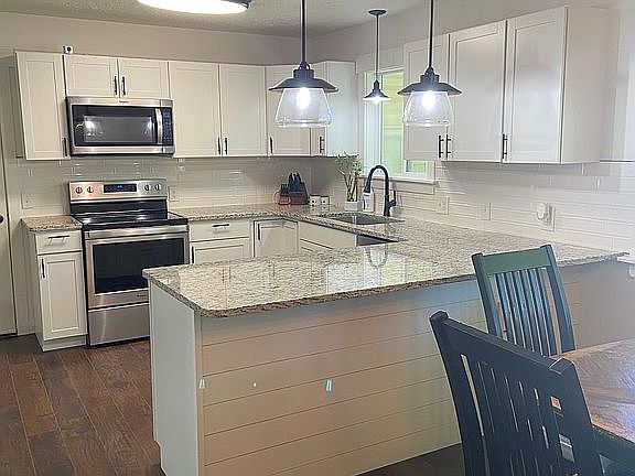 4th image of 781 Brandon Dr