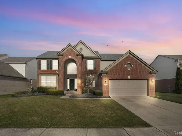 50068 Crusader Dr, Macomb, MI 48044