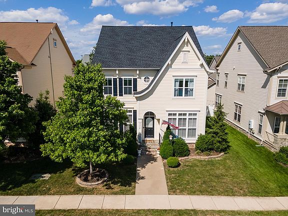 2nd image of 23364 Gardenwalk Dr