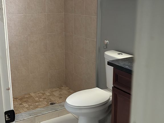 5th image of 4827 Kingston Cir