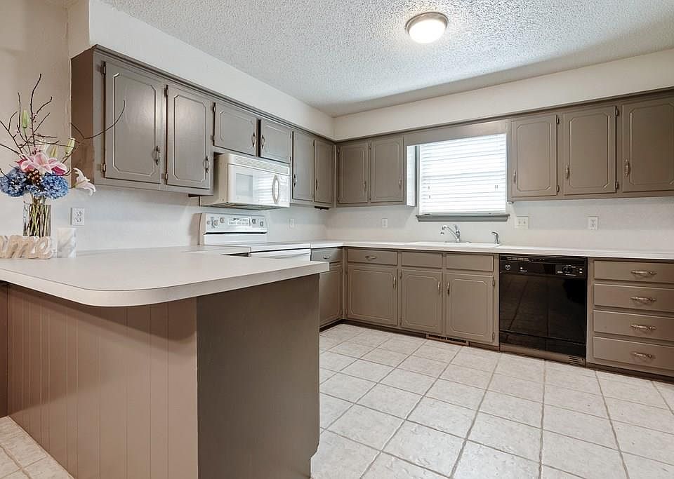 1st image of 612 Cross Timbers Dr