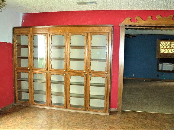 4th image of 1404 W Durant Ave