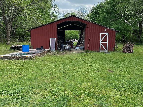30x30 barn with storage Rm. 