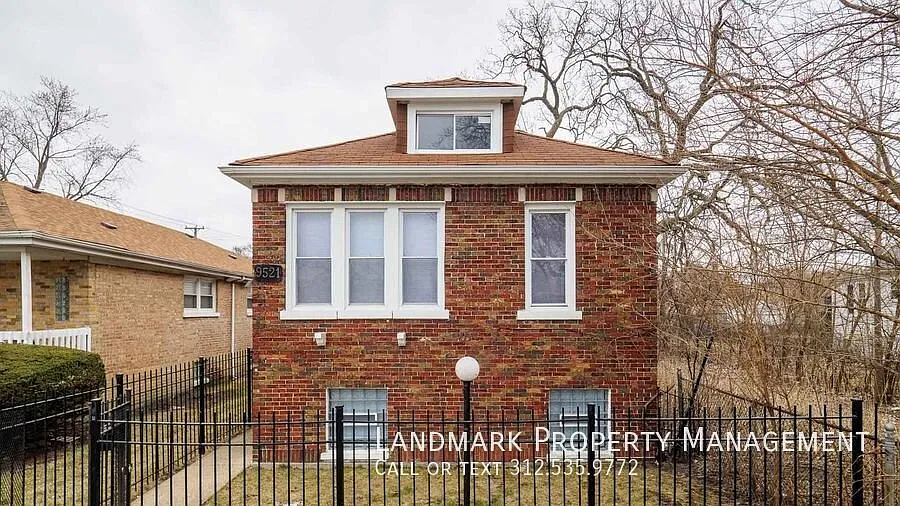 9521 S Yale Ave — Photo 1