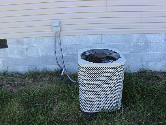 4th image of 107 Bernard Ln