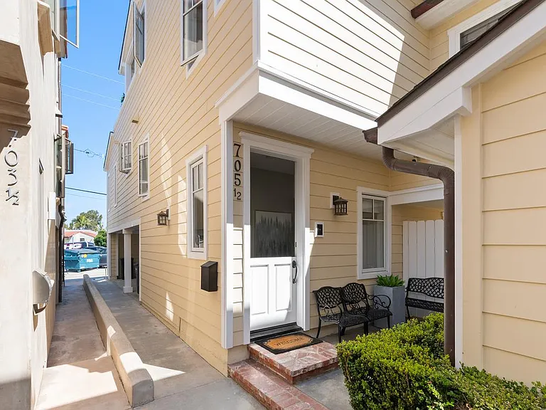 705 1/2 Goldenrod Ave — Photo 2
