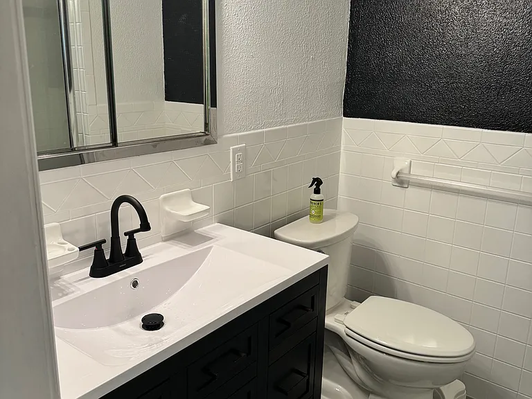 801 Mills St — Photo 17
